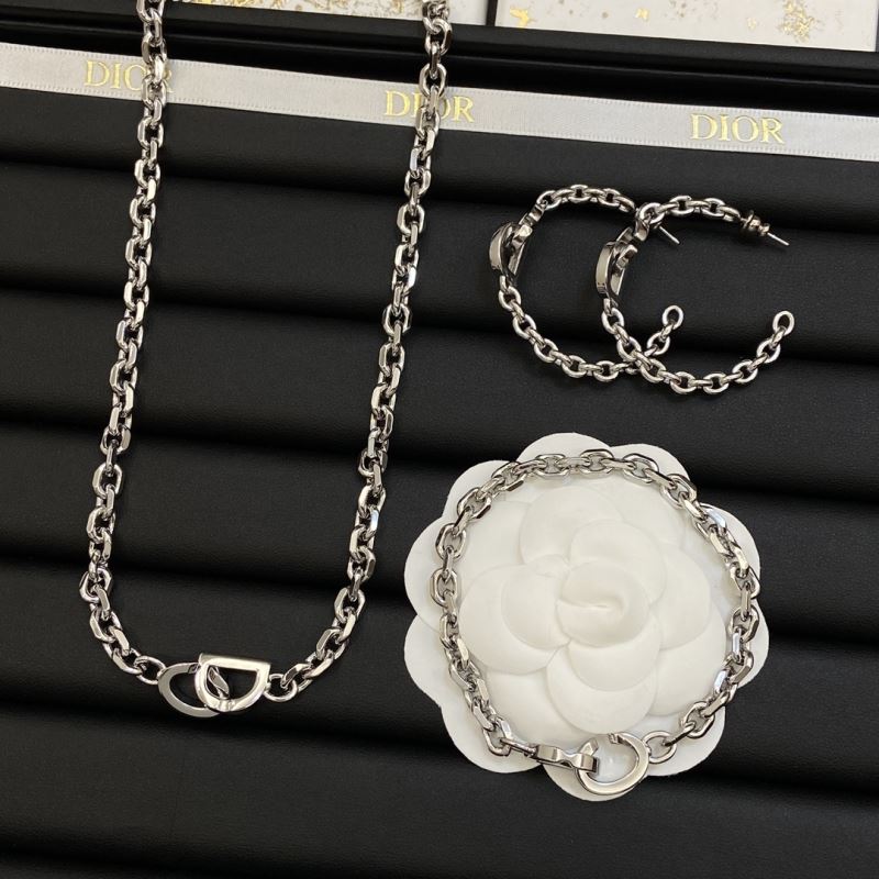 ch**an D*or necklaces